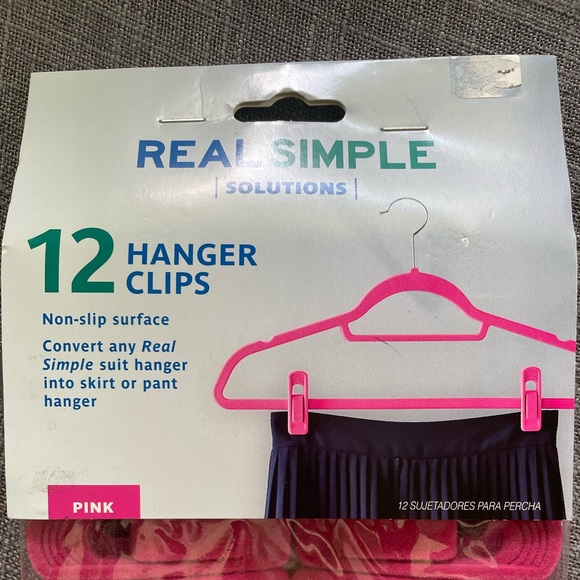 Pink hanger clips - Picture 2 of 4